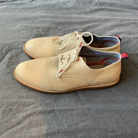 Men's Ben Sherman lace up suede shoes. Only worn a couple of times. Like New. - Picture 4 of 7